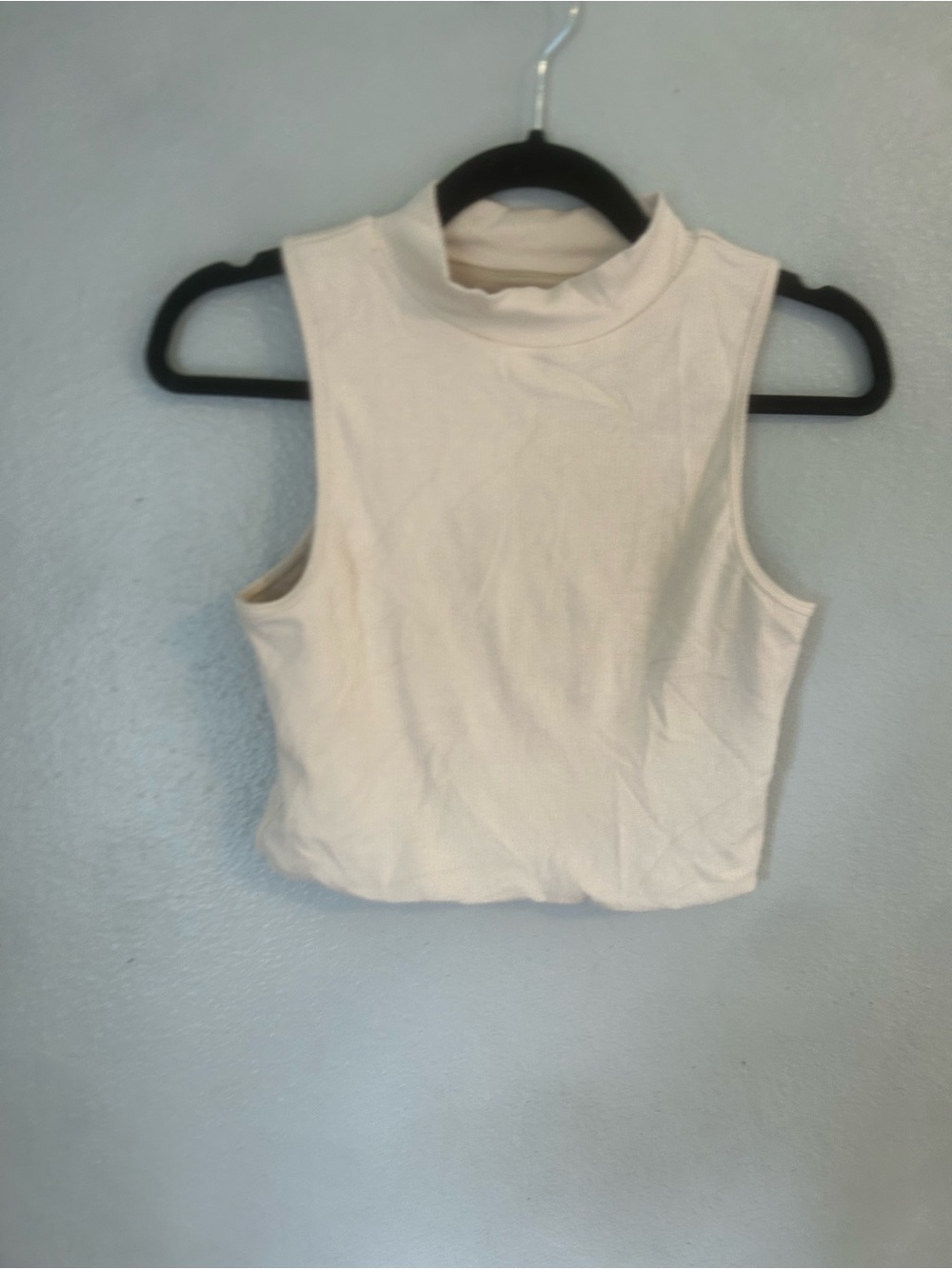 Klassy network ribbed high neck tank